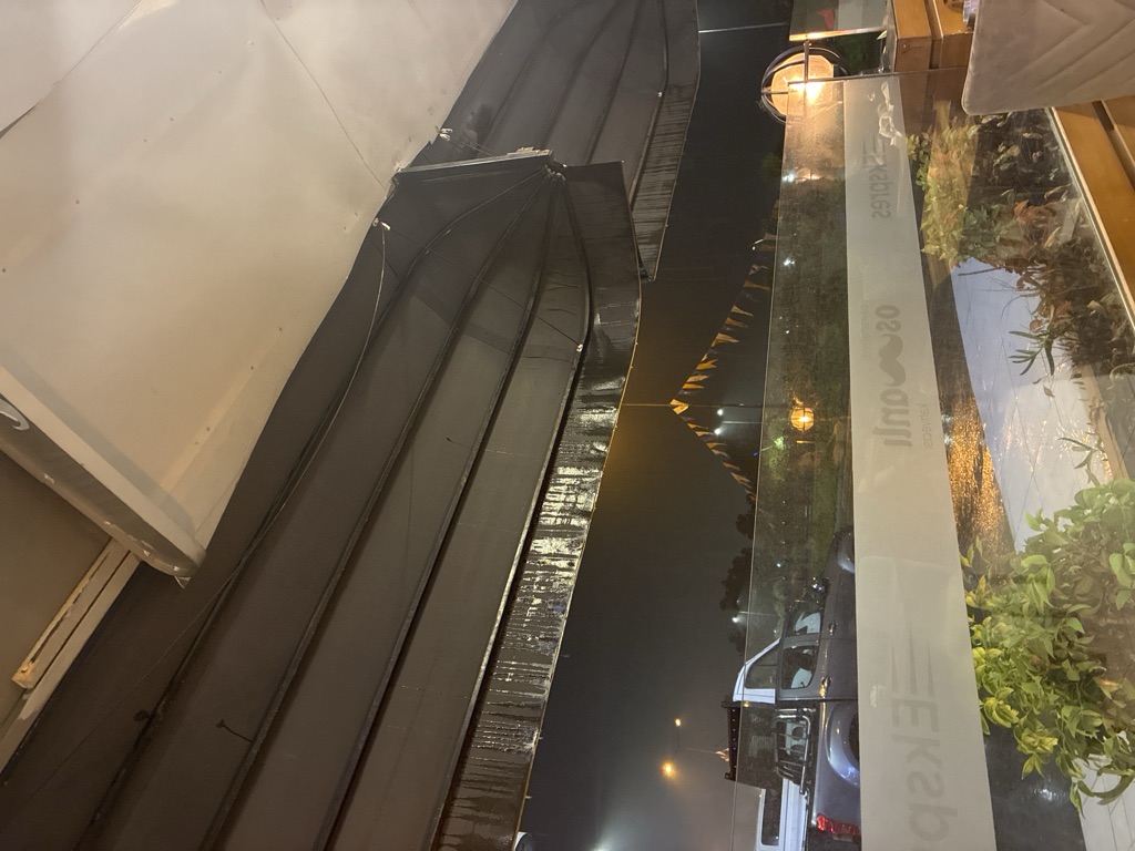 Yağmur yağıyorsa mekan bellidir 🌊🌧️